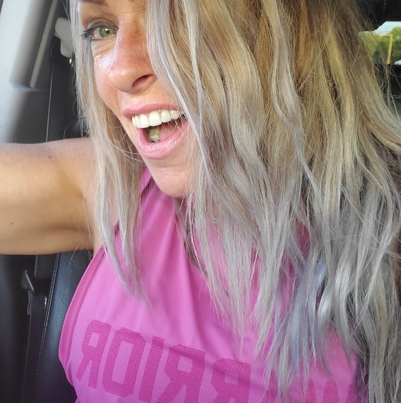 Meet your Posher, Rachael aka MAMABEAR!! #1BUYER - Picture 2 of 8